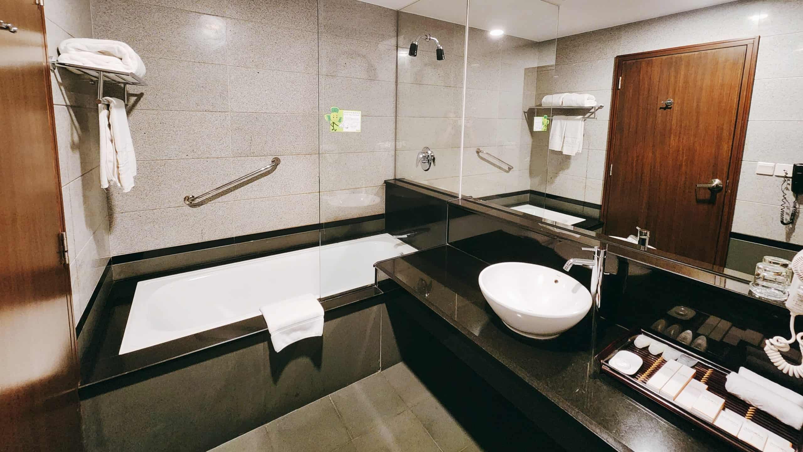 Premium Deluxe - Phòng tắm